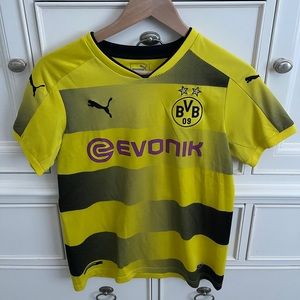 pulisic yellow/black jersey